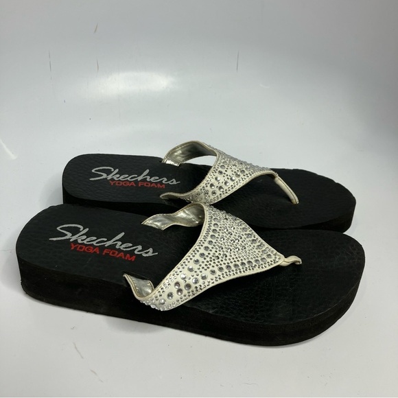 Skechers yoga foam flip flop sandals size 9 - Picture 1 of 6
